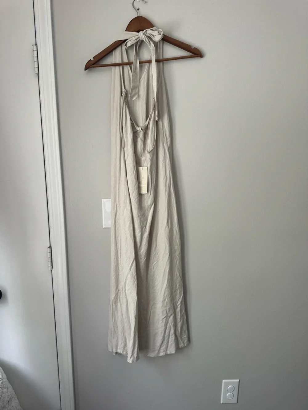 Ivory Halter Tie-Back Maxi Dress - Picture 4 of 6